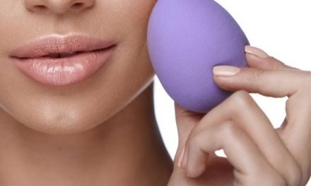 Mold on Your Beauty Sponge? Here is Why and How to Get Rid of It