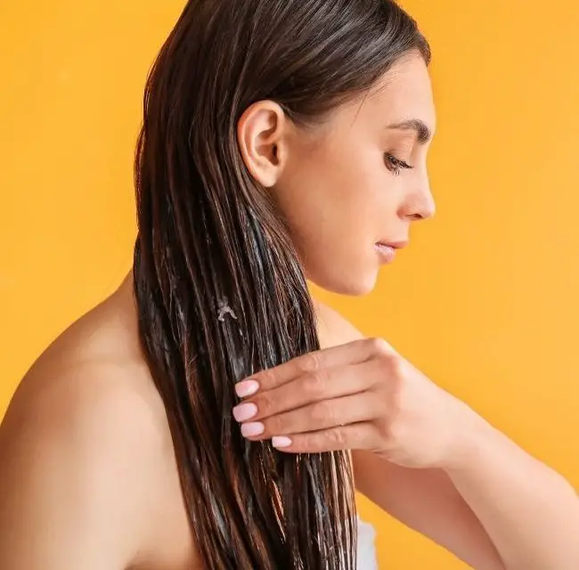 How to Cure Dandruff with Coconut Oil: Coconut Oil and Dealing With Dandruff