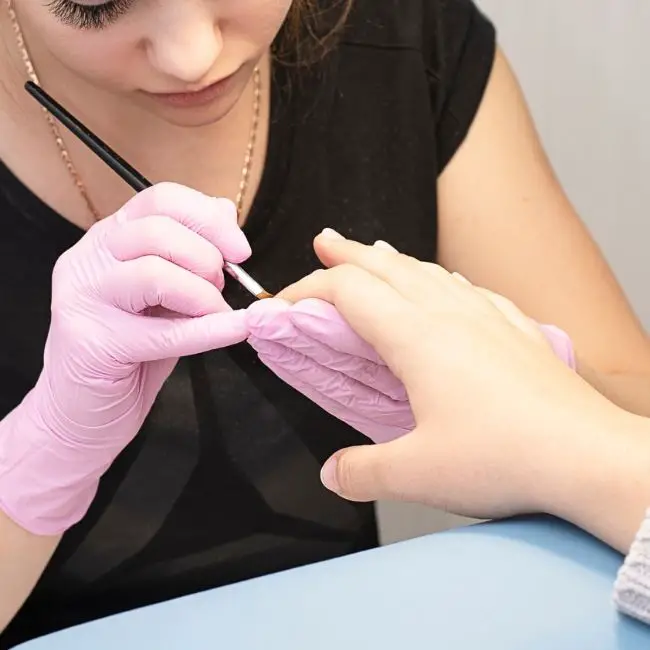 Green Nails From Fake Nails What To Do When It Happens To You Green Nails From Fake Nails What To Do When It Happens To You
