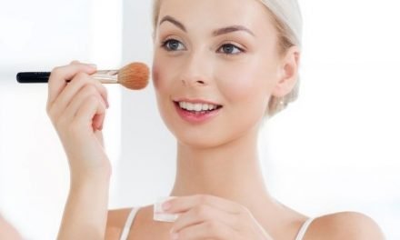 Best Natural Foundation for Dry Skin: Organic and Natural-Looking Foundation Options
