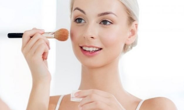 Best Natural Foundation for Dry Skin: Organic and Natural-Looking Foundation Options
