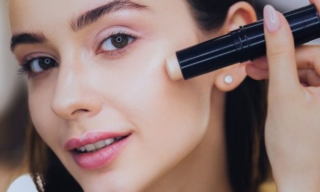 Best Natural Organic Concealer: Eco-Friendly, Non-Toxic Concealer Options