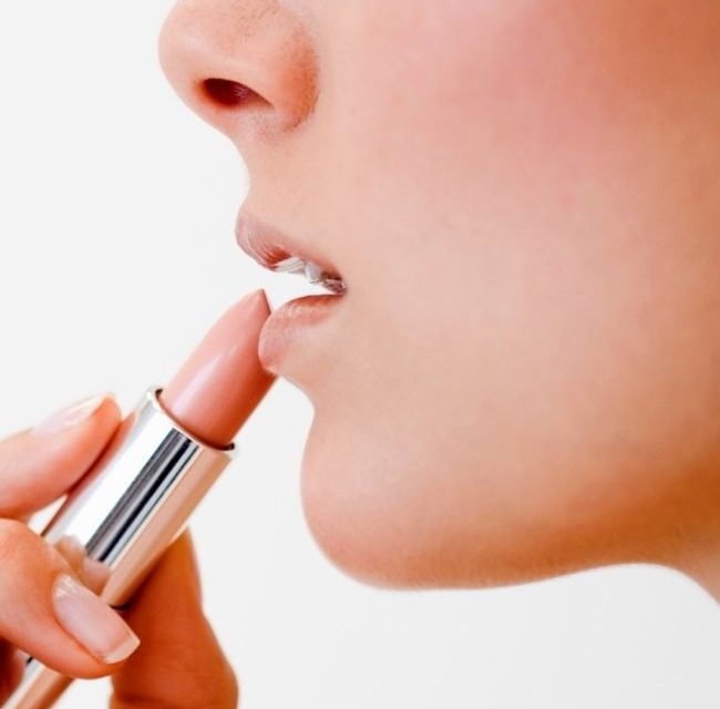 Top 11 Best Natural and Organic Lipstick Brands to Love