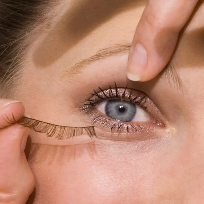 How to Put Eyelashes on Without Glue Eyelash Glue Alternatives