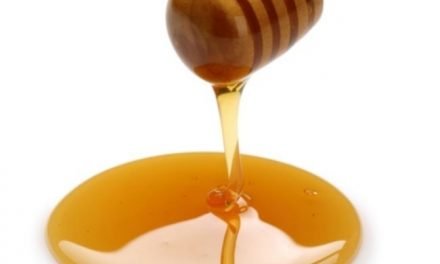 Change Eyes Color With Honey: Is It Safe and Possible to Use Honey to Lighten Eyes