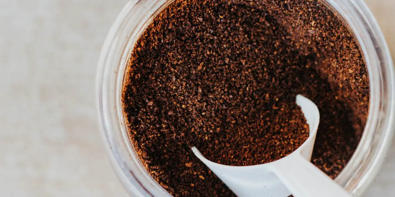 Can You Use Baking Soda, Olive Oil and Coffee Grounds to Remove Hair Naturally?