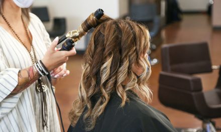 How to Use Spiral Curling Iron