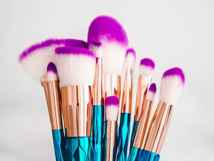 makeup brush