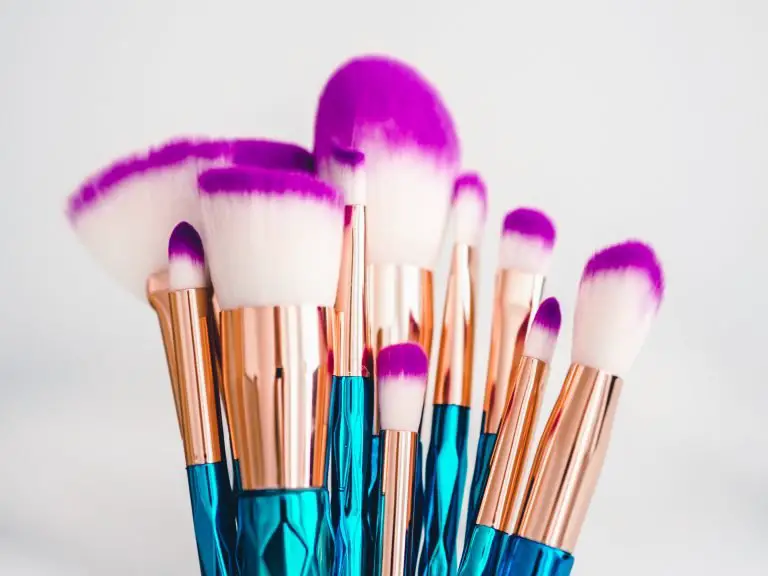 What Brush to Use to Contour Natural Beauty Uncovered