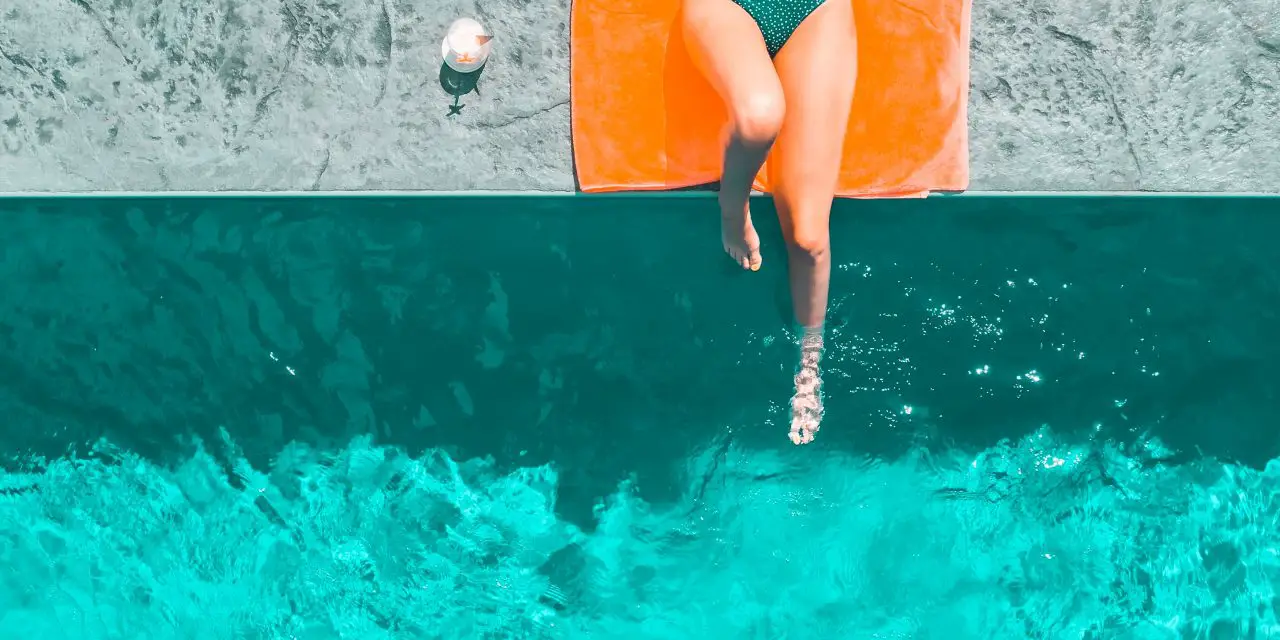 Does Self-Tanner Come Off When You Swim?