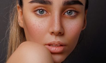 How Long Should You Wait to Apply Moisturizer After Retinol?