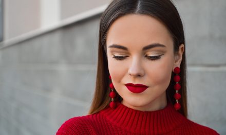 What Brush to Use to Contour