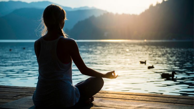 Meditate With Eyes Open – Is It Possible And Recommended?