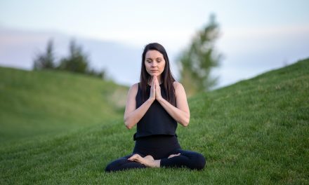 25 Happy Yoga Quotes to Begin a Positive Session