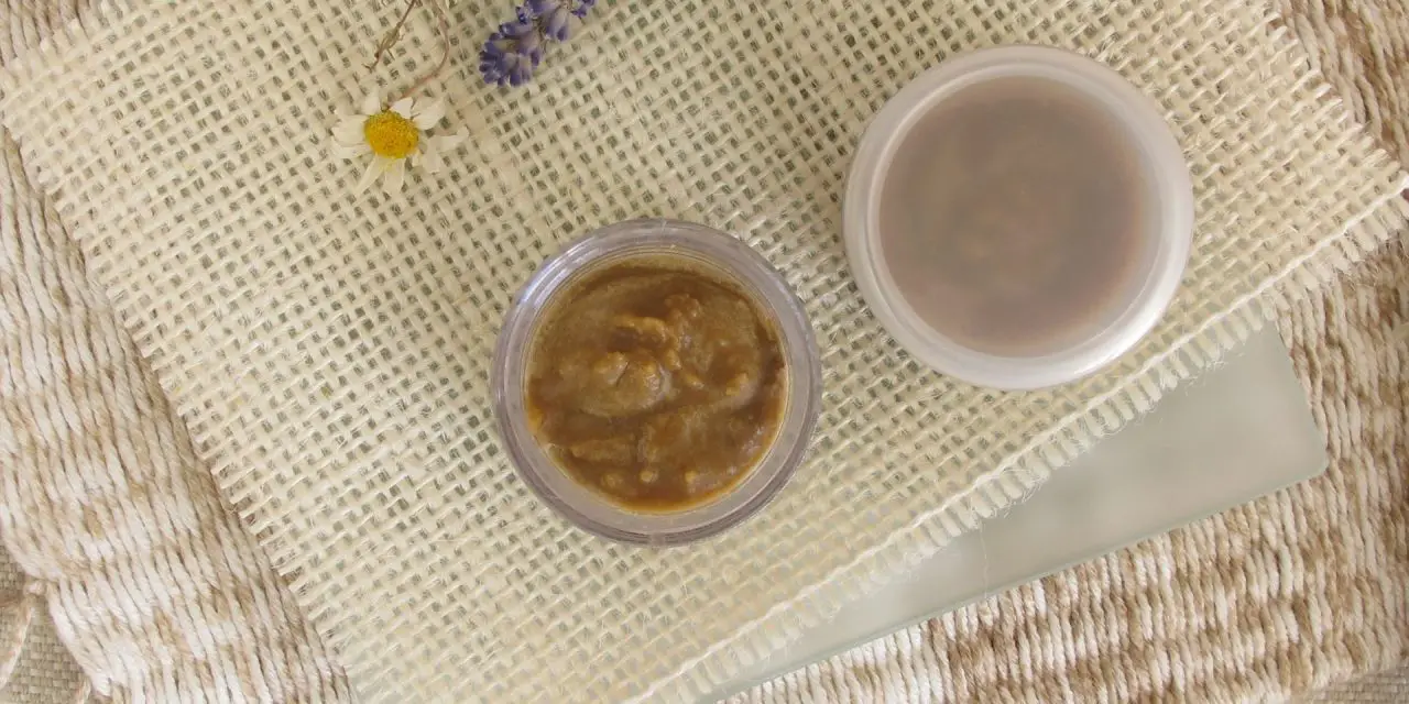 Natural Teeth Whitening DIY (Homemade Remedies for a Brighter Smile)