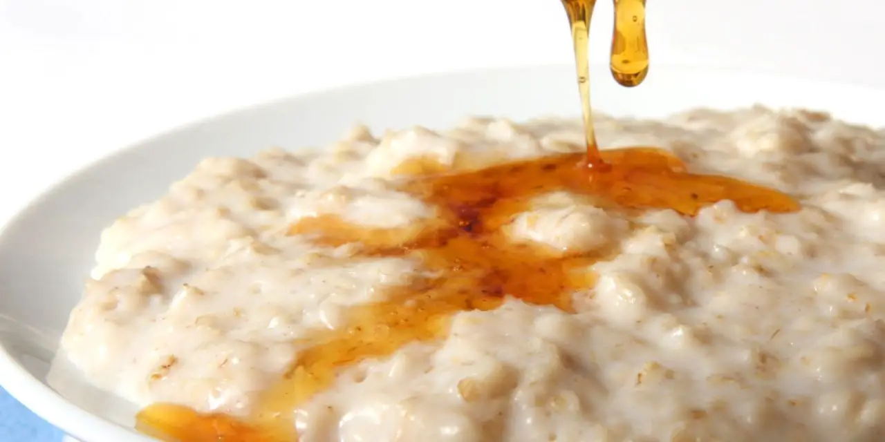 Transform Your Dry Scalp with These Natural Solutions (+ DIY Scalp Treatment Recipe)