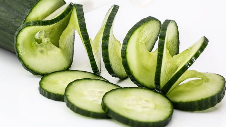 Cucumber And Green Tea Ice Cubes (a Simple Diy For Refreshed, Ready To Makeup Skin)
