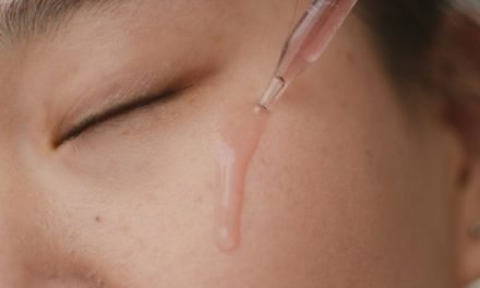 Azelaic Acid vs Niacinamide (Pick the Right One for Your Skin)