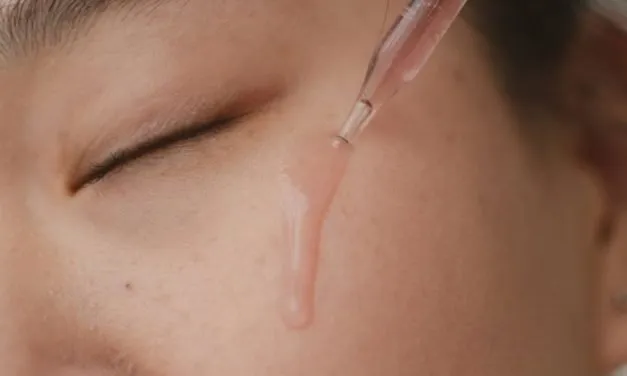 Azelaic Acid vs Niacinamide (Pick the Right One for Your Skin)